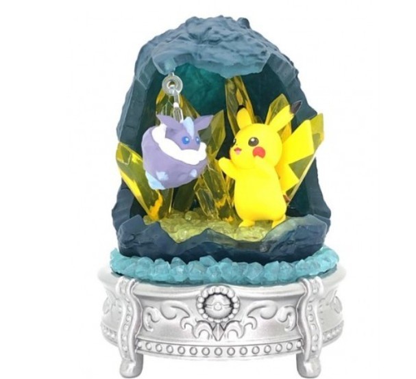 Pokemon Pikachu & Carbink Gemstone Collection Figure