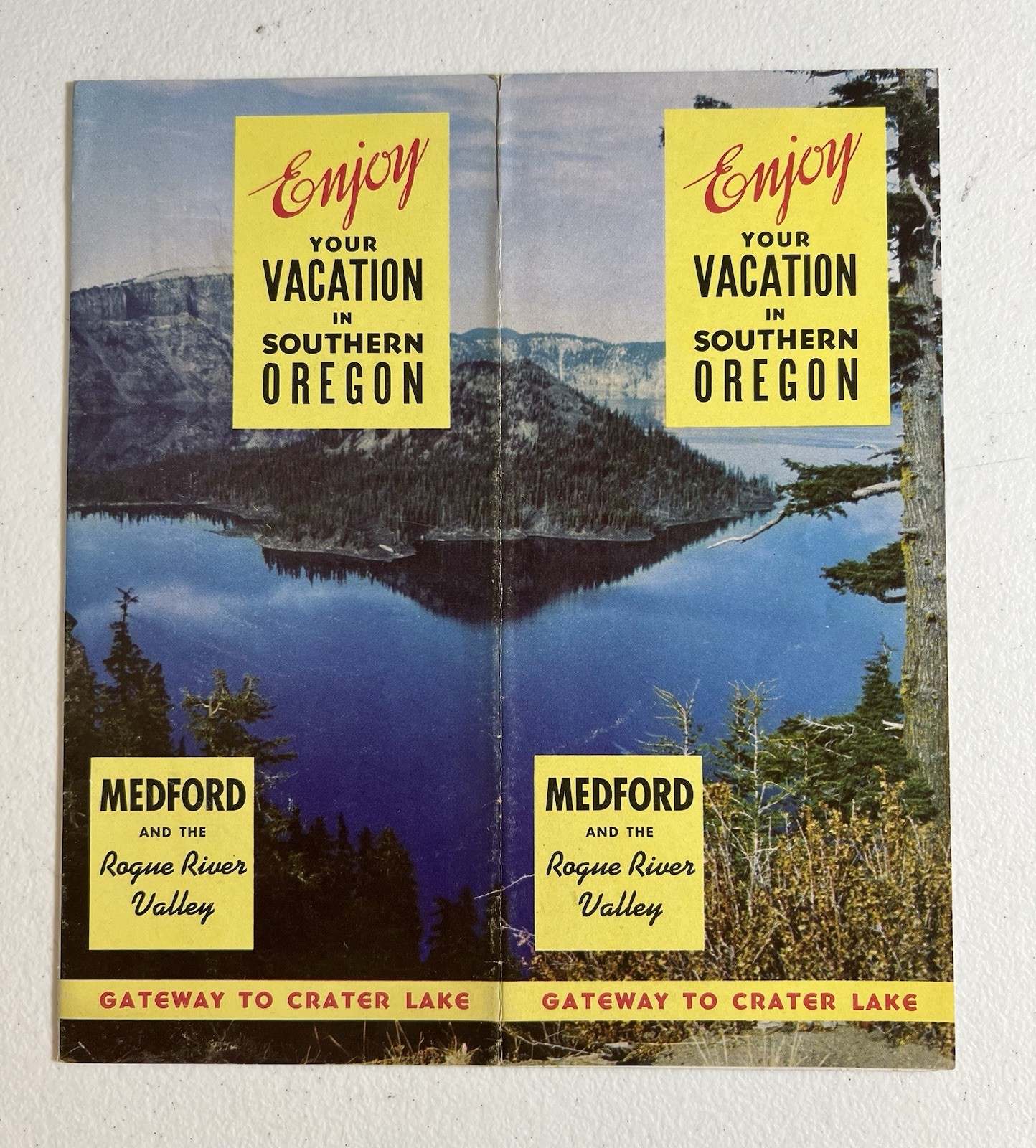 Medford Oregon VTG Travel Brochure Rogue River Valley Mid Century Tourist