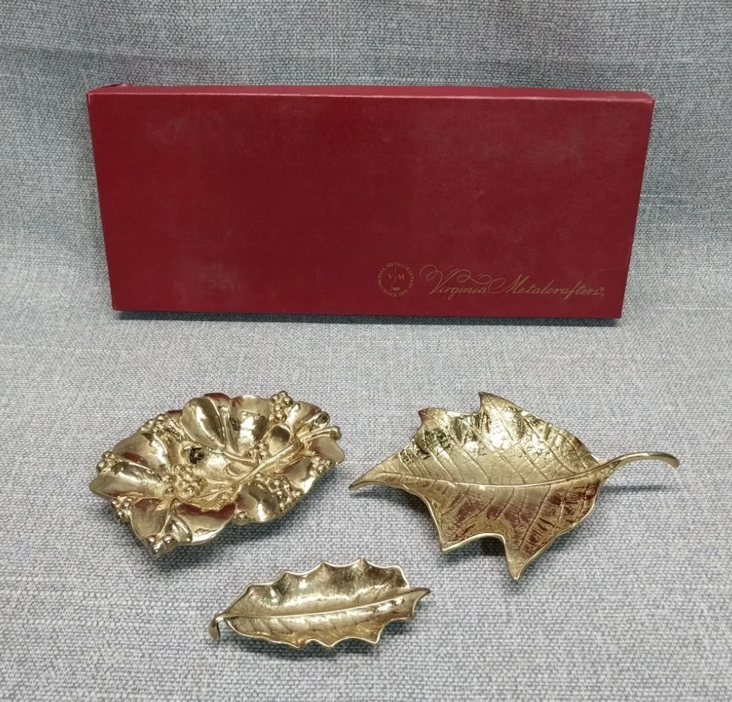 Vintage Virginia Metalcrafters Brass Christmas Sampler Leaf Dish Set Boxed 3