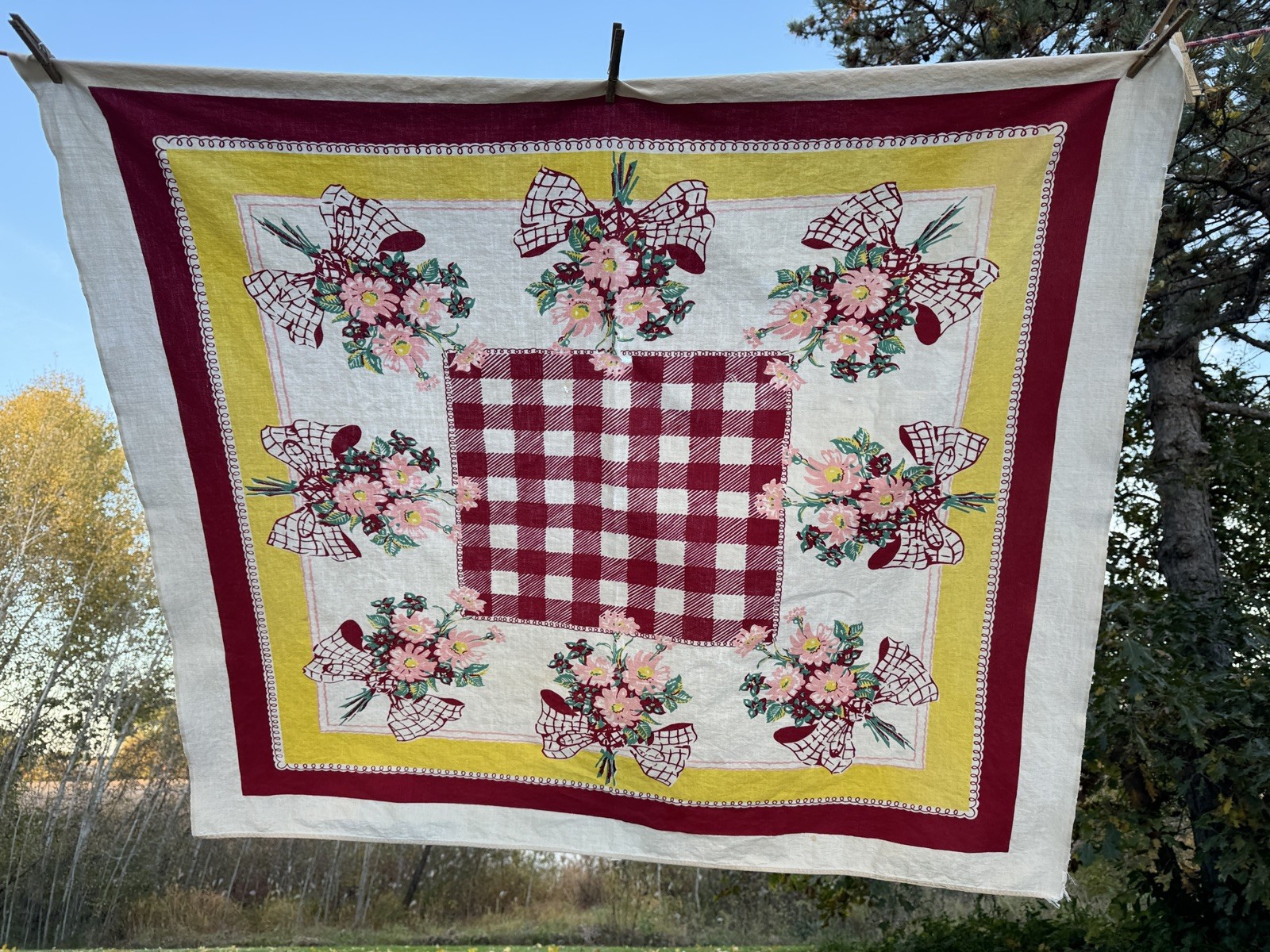 Vintage 1940S 50S 60S Tablecloth White Red Yellow Check Floral ~ 45x61” Cute ￼