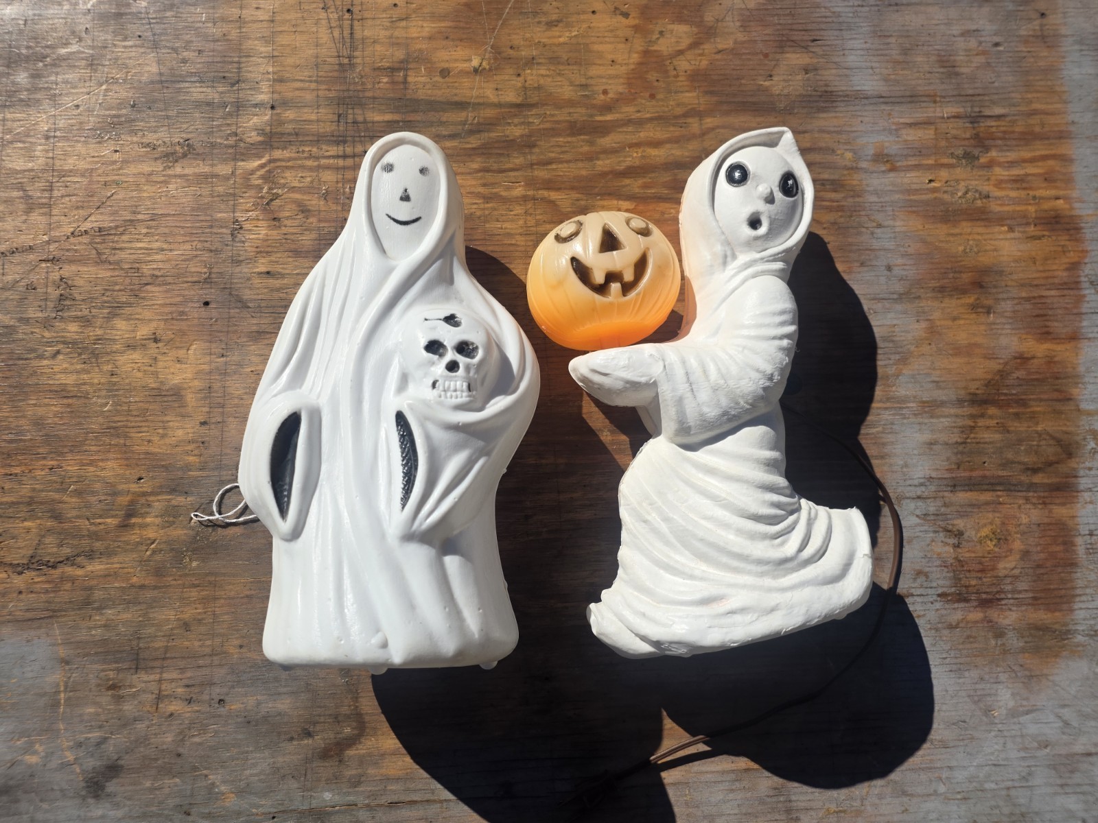 Vintage General Foam Plastics Ghost Holding Jack-O-Lantern Lighted Plug-In 13in