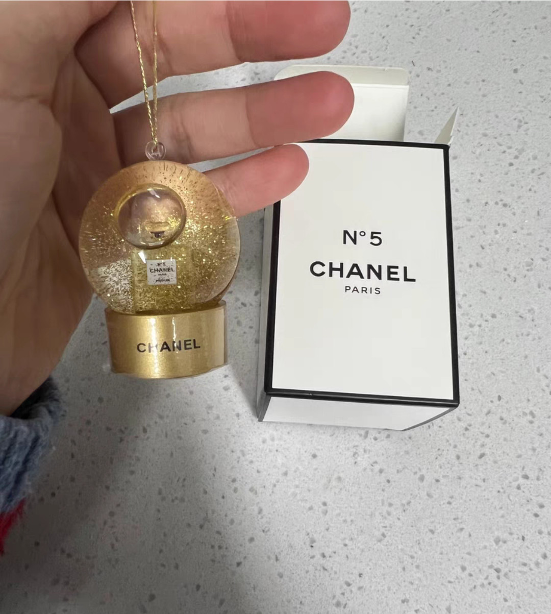 CHANEL 2021 No.5 snow globe mini novelty gold ornament limited edition rare