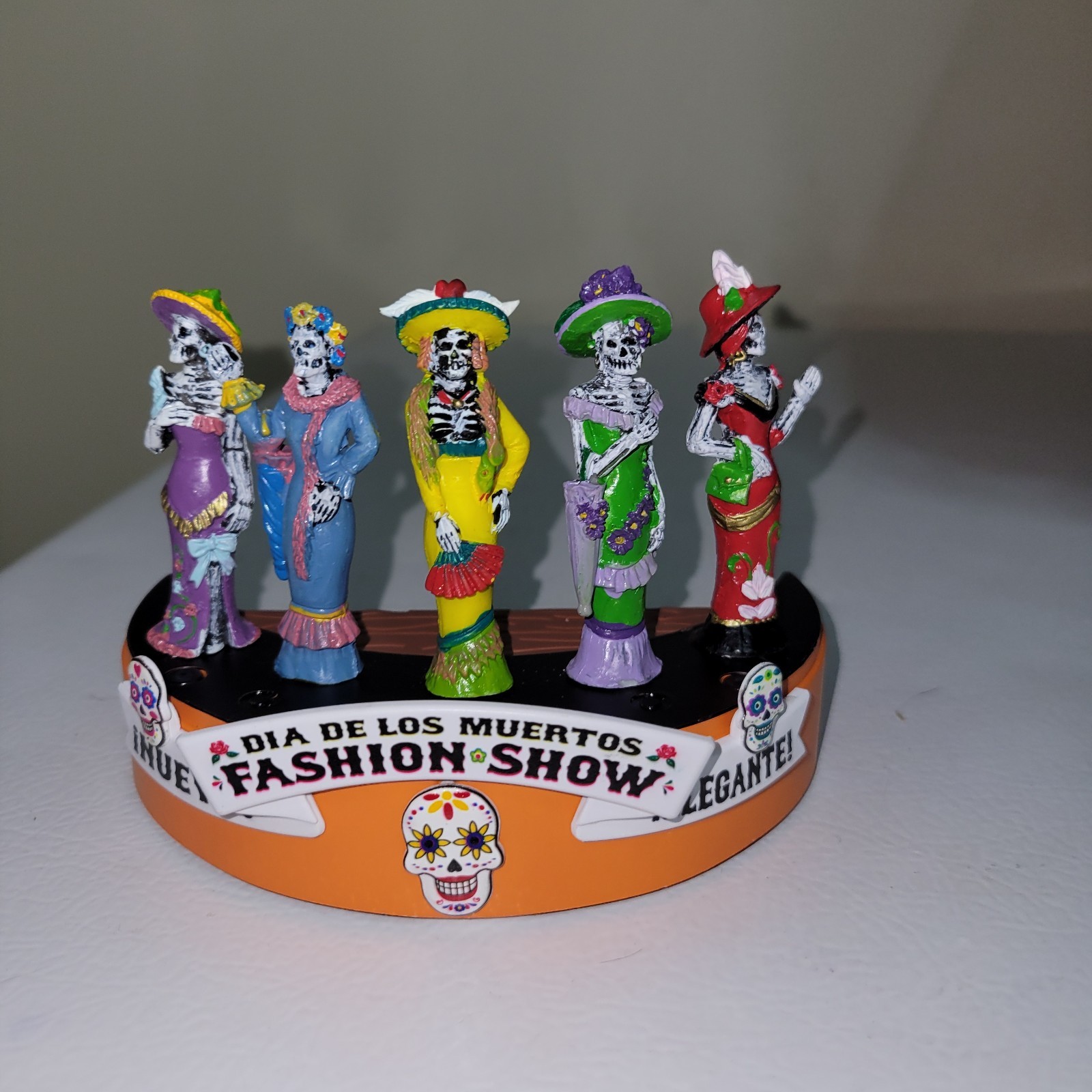 Lemax Spooky Town La Catrina\'s Fashion Show Dia de los Muertos 33635 Unlighted