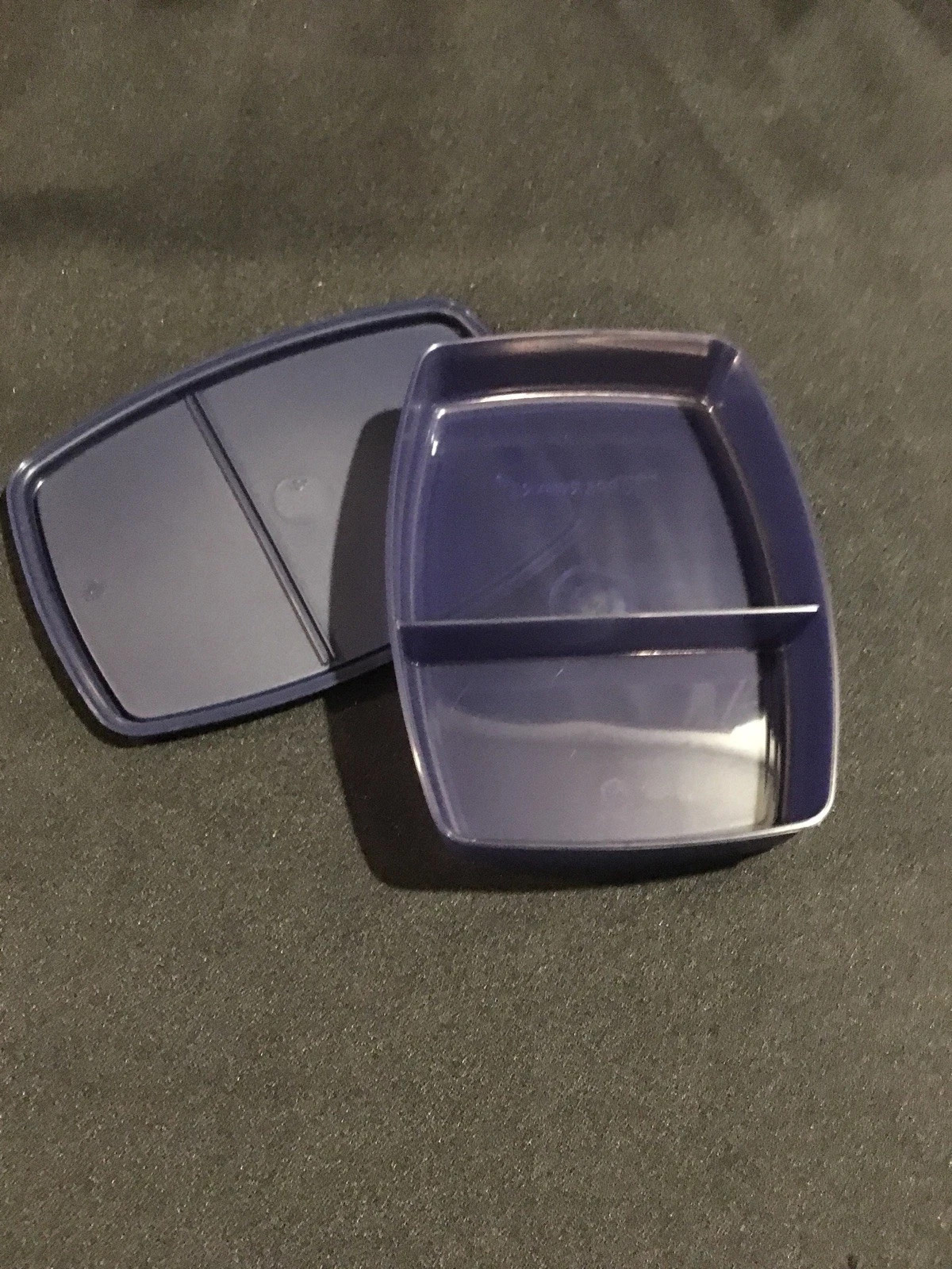 TUPPERWARE New SIDE BY SIDE DIVIDED CONTAINER 6.5 x 5 x 1.25\