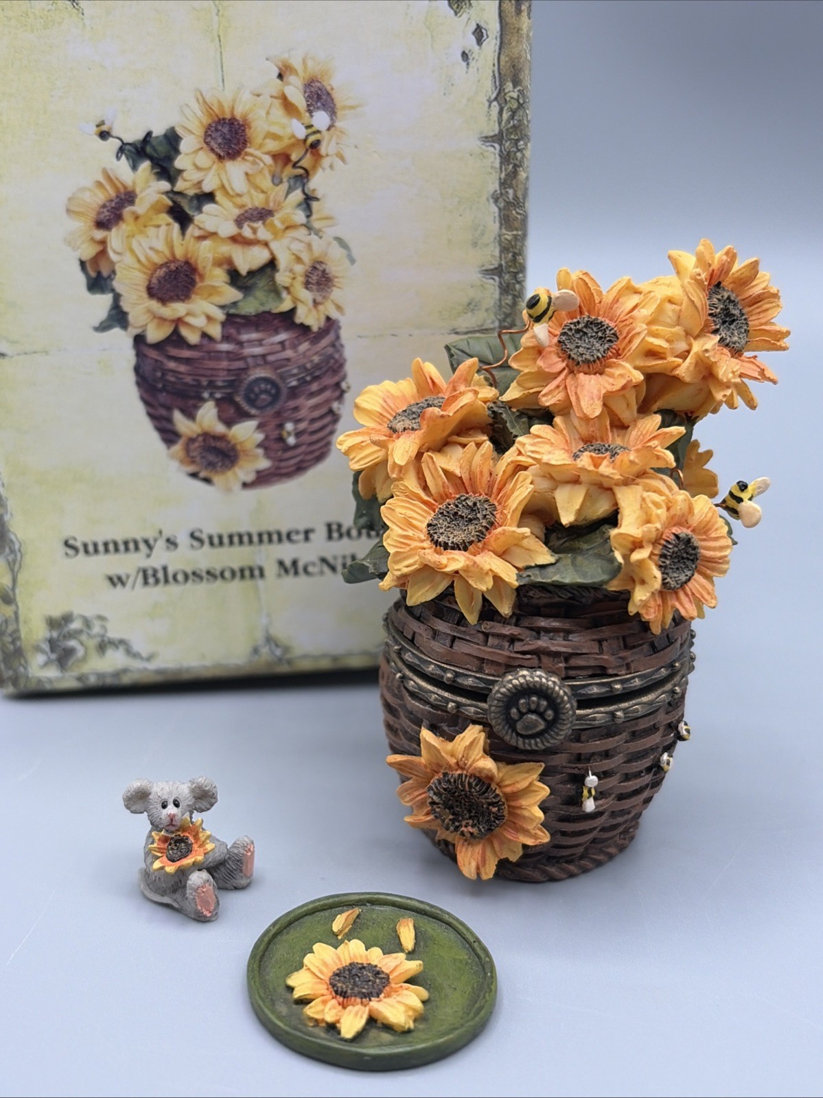 Boyds Bears Treasure Box Sunny\'s Summer Bouquet w/Blossom McNibbles Original Box