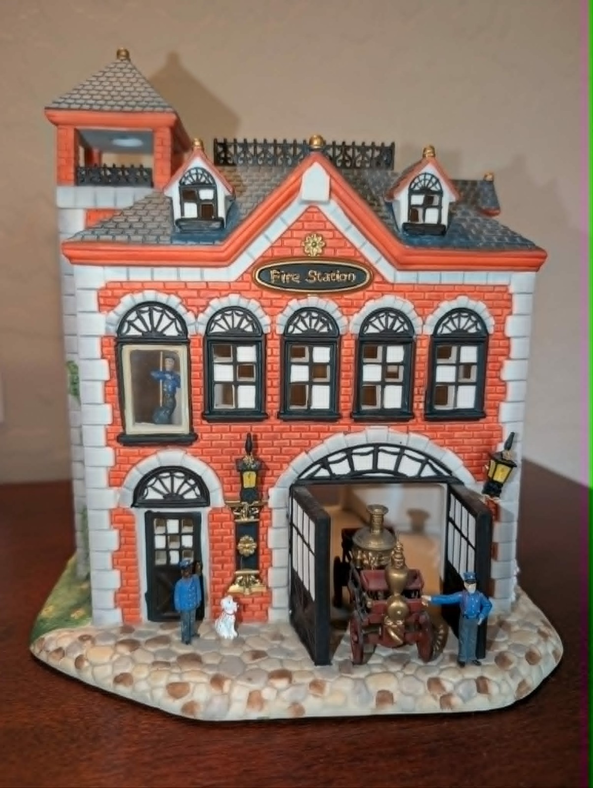 PartyLite Olde World Village #7 Fire Station P8351