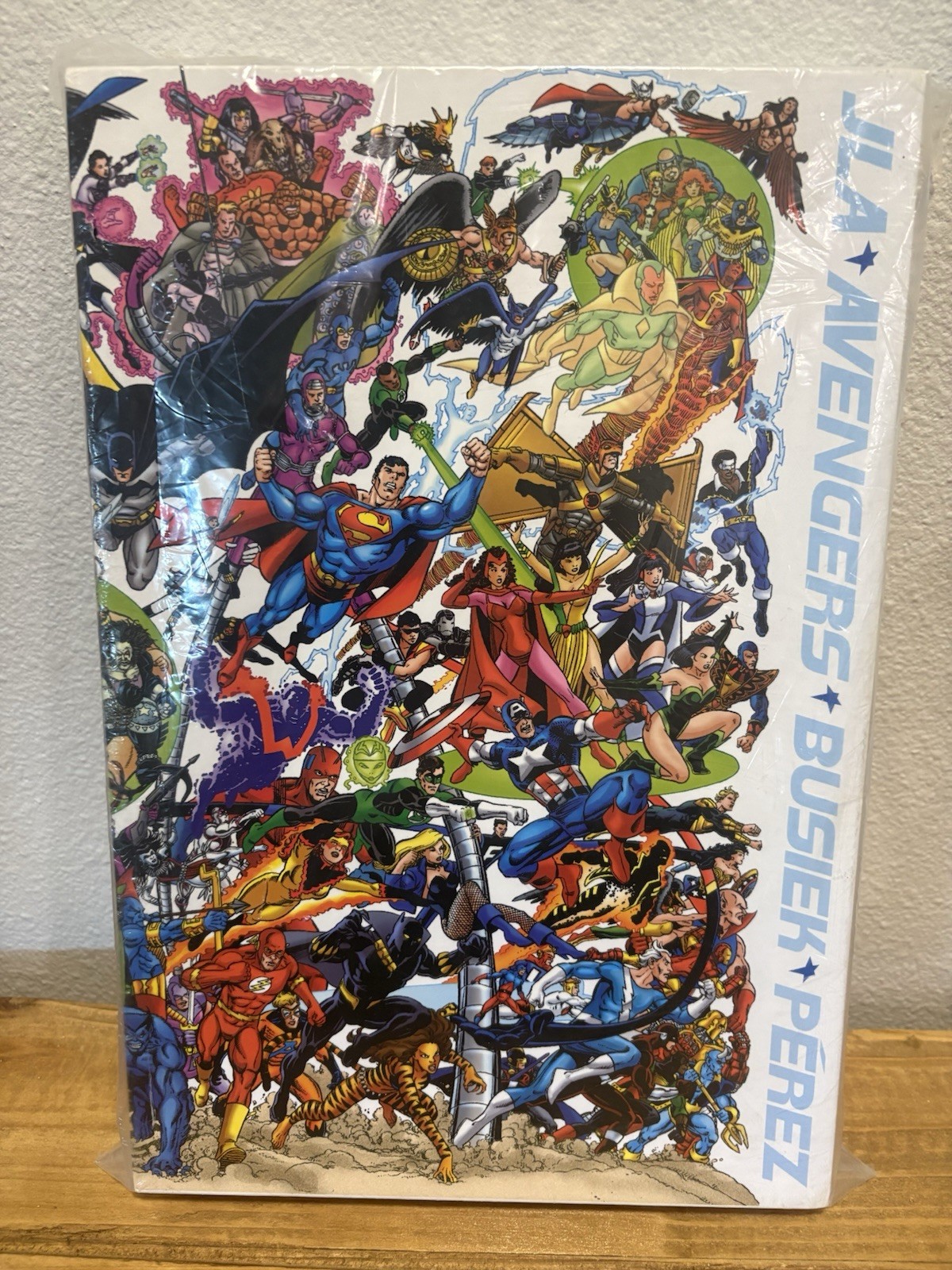 JLA/Avengers Collector’s Edition HC Slipcase Busiek Perez Marvel DC OOP