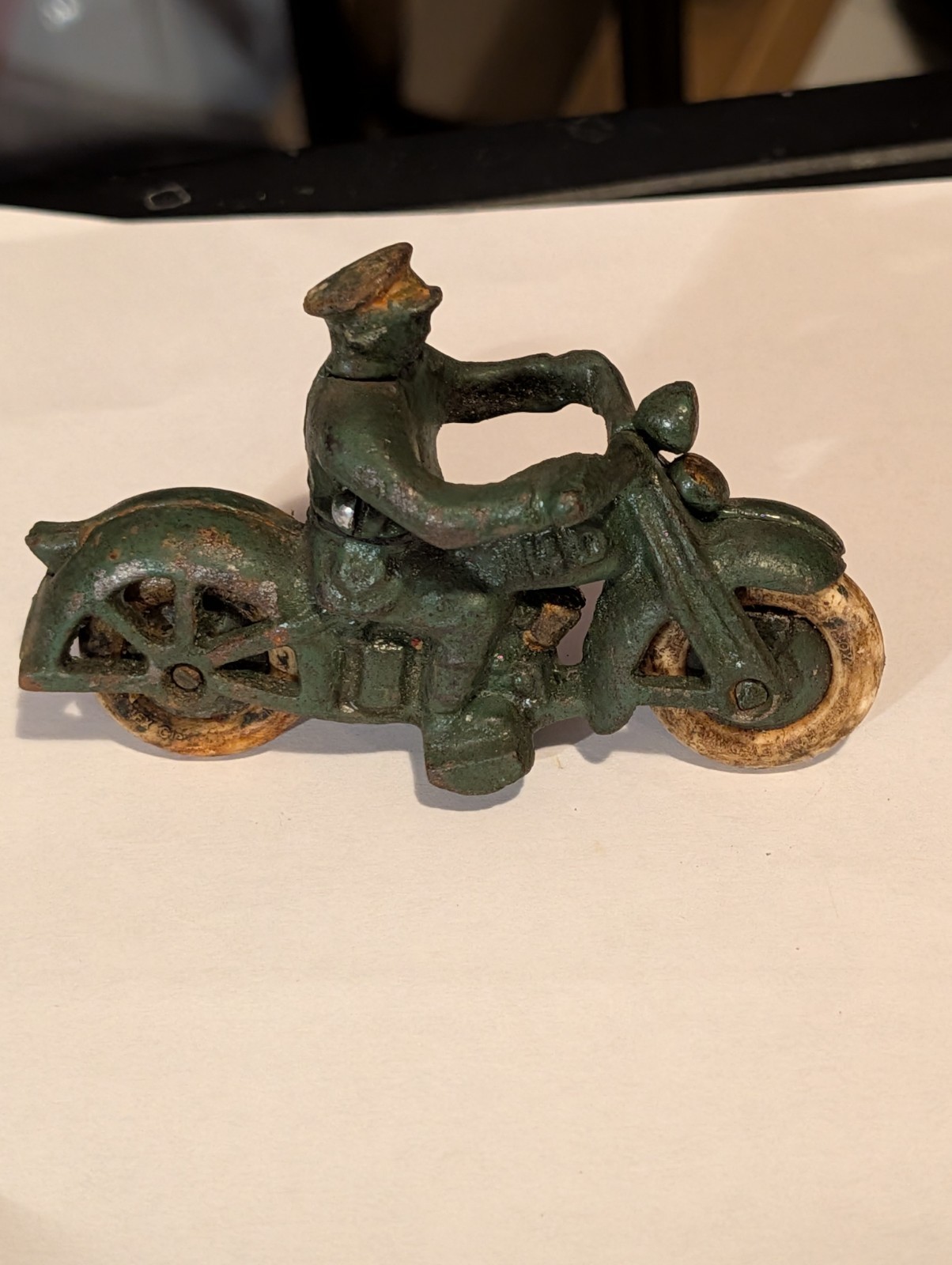 nice euc (1997) 1930s repo harley davidson green motorcycle hd on tank
