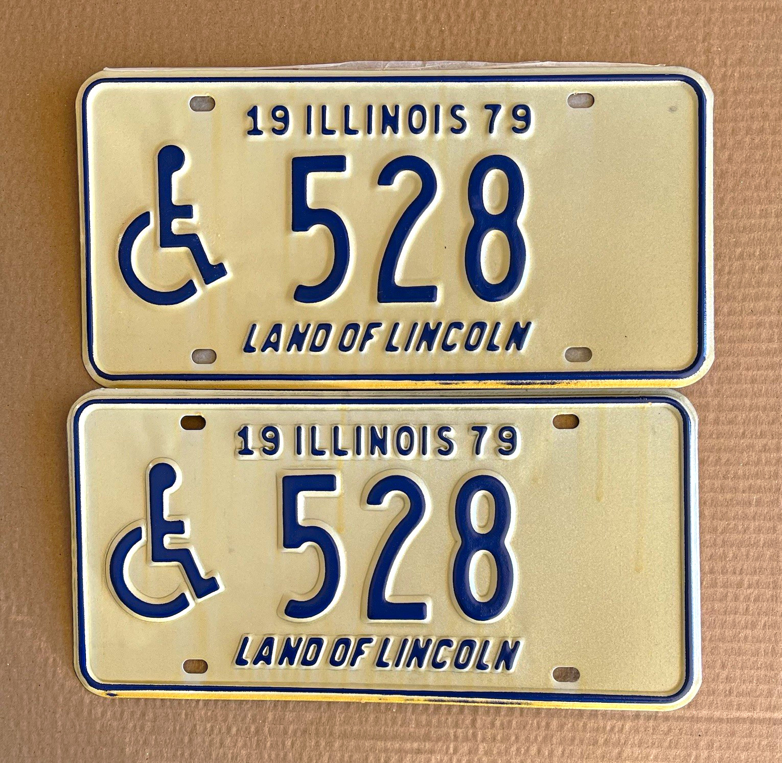 1979 Pair Illinois Handicapped License Plate 528 w/ Original Envelope