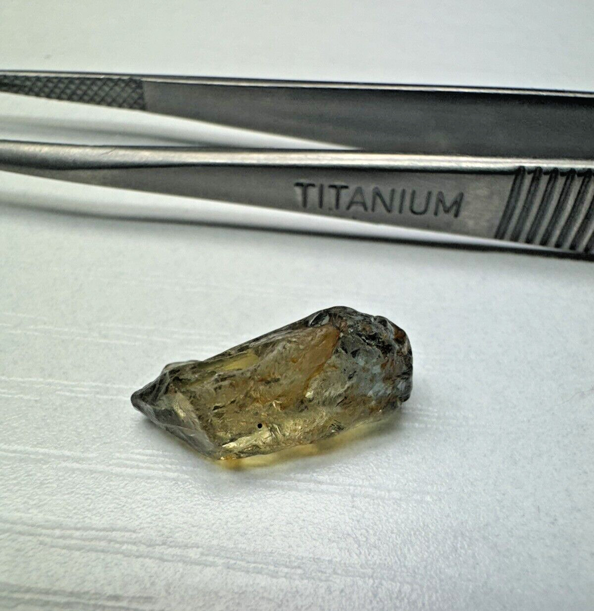 Sapphire Bicolor  Yellow Blue  clean faceting rough Tanzania 6.07 carats