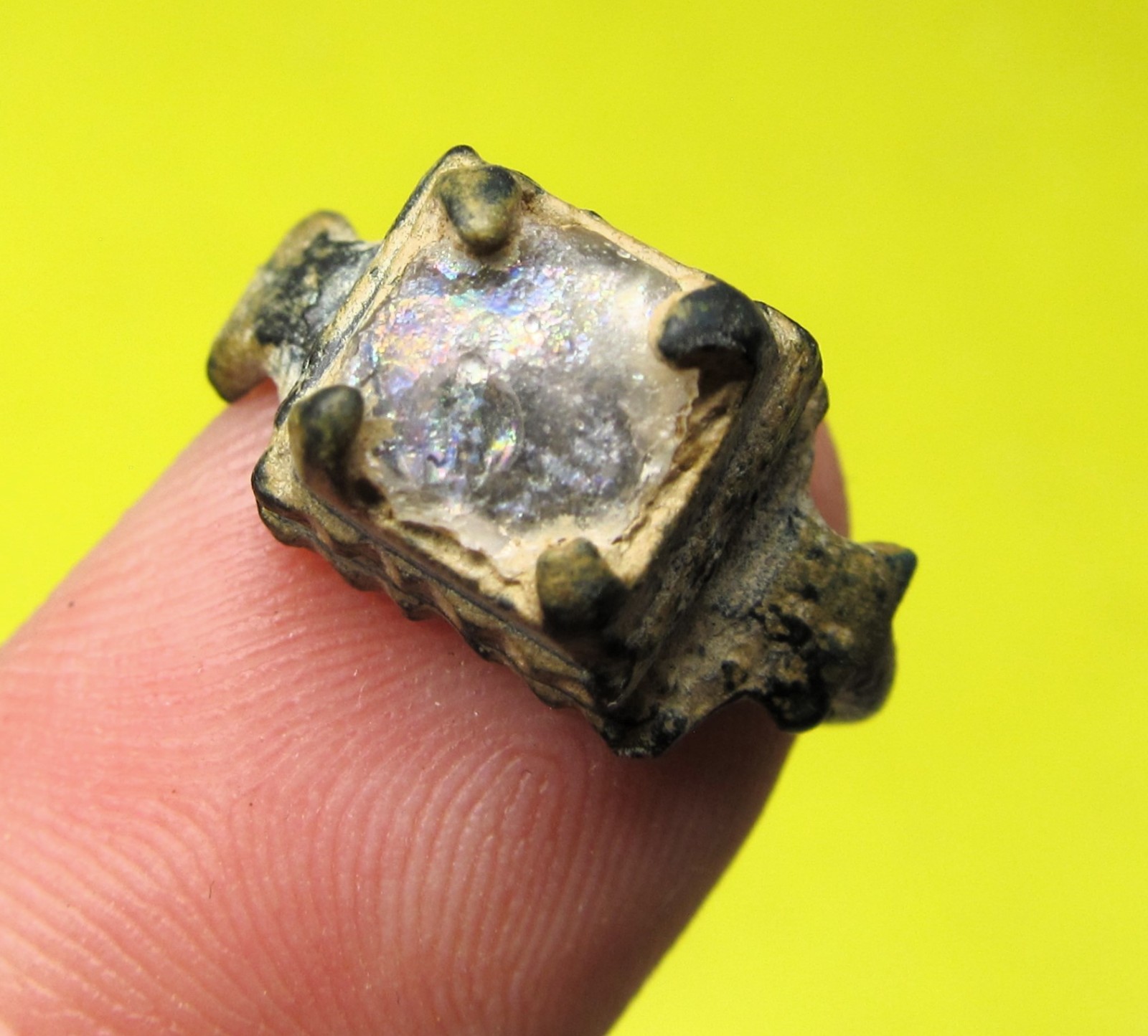 AMAZING ANCIENT SPANISH MEDIEVAL GLASS STONE RING PIRATE TIMES 14-15TH C FOUND