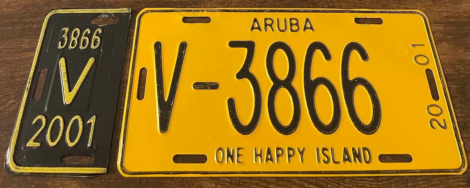 2001 Aruba Vintage License Plate V-3866 Yellow Tag