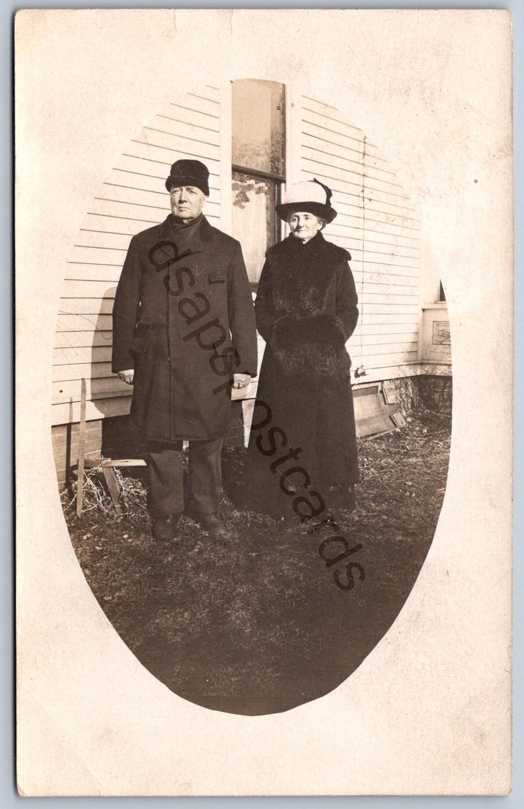 K29/ Owosso Michigan RPPC Postcard c1910 Well-Dressed Couple Home 30
