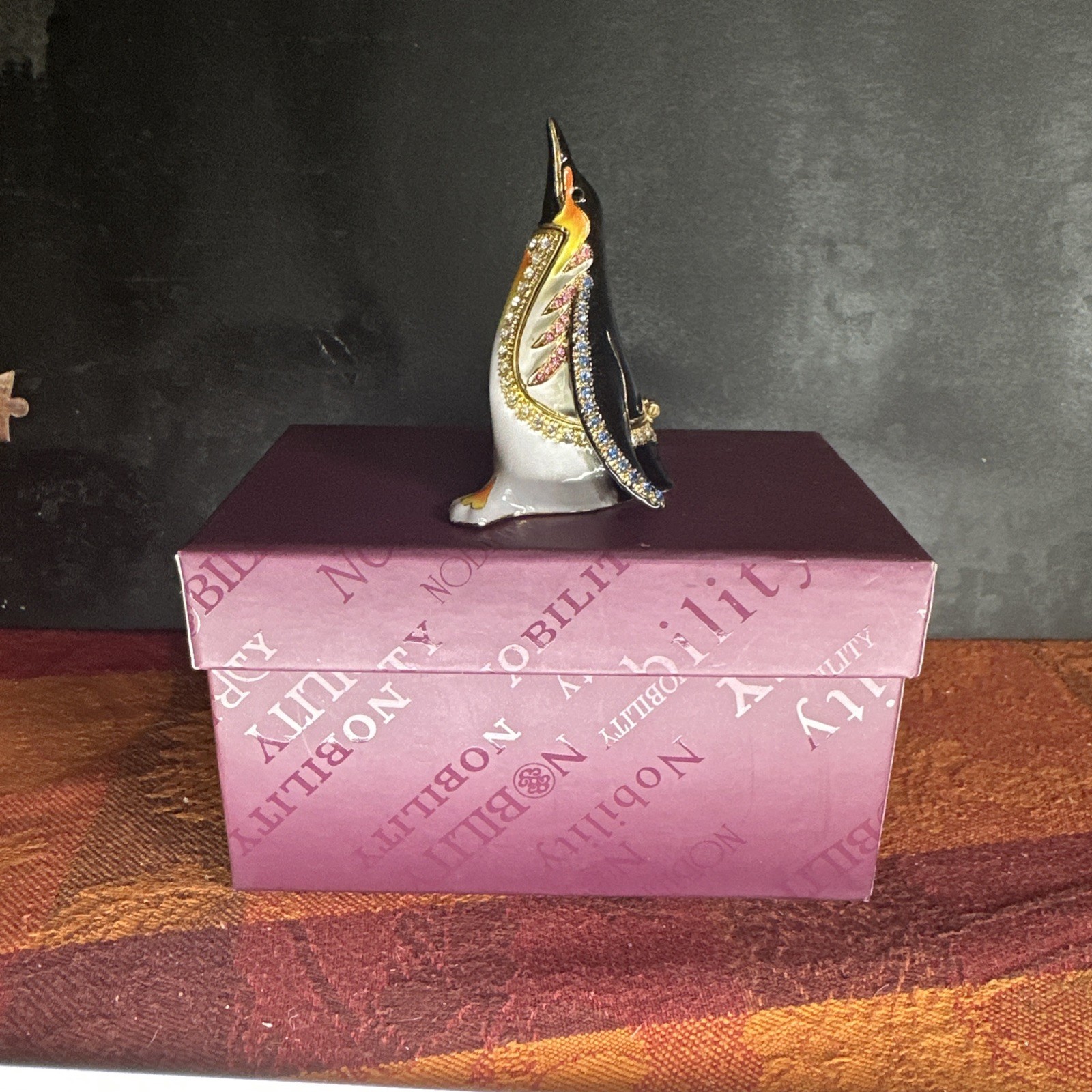 NOBILITY Jeweled Enameled Magnetic Closure Trinket Box KING PENGUIN Excellent