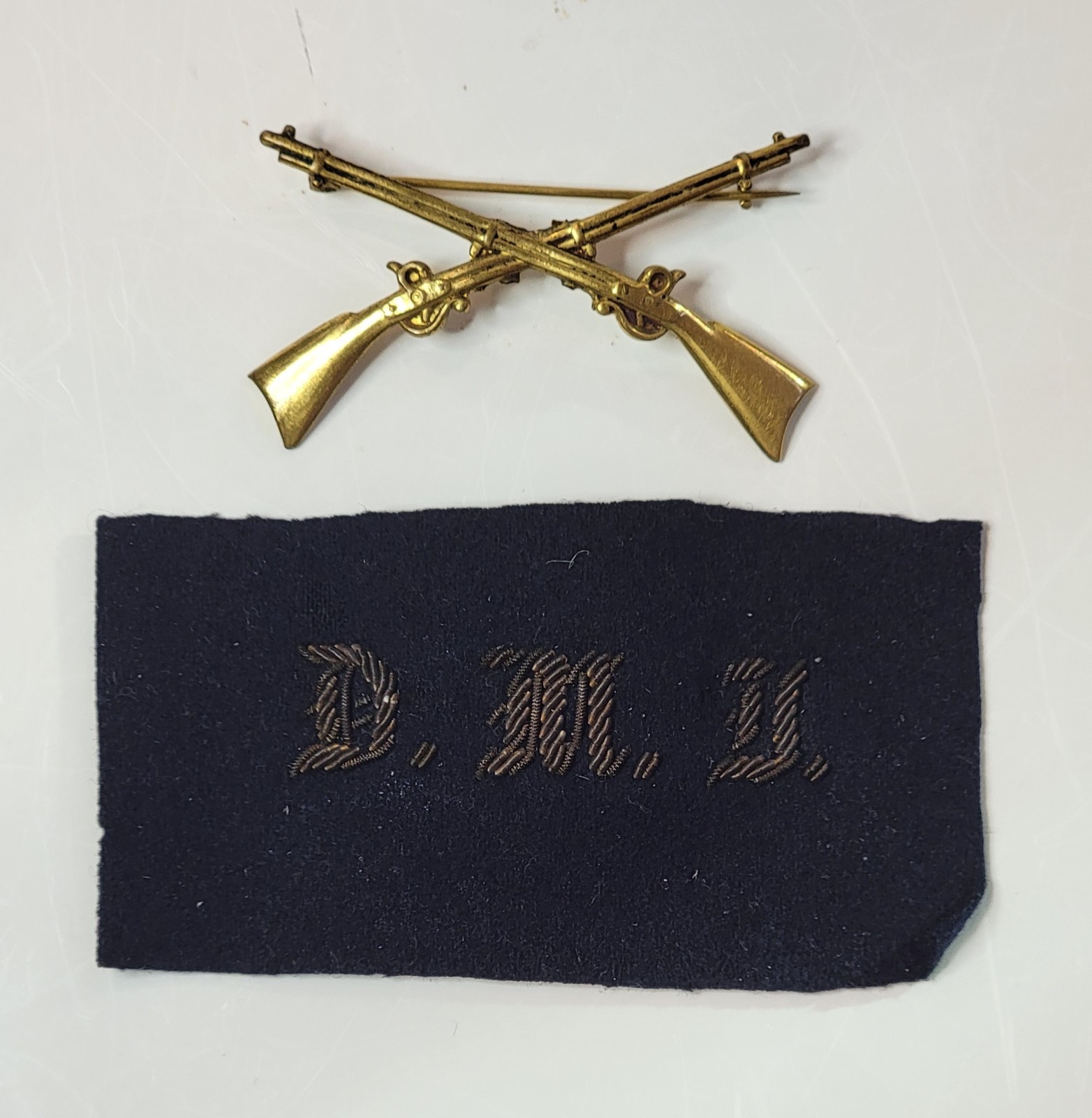 Antique U.S. Army Crossed Muskets Branch Insignia Pin w/Fabric Swatch Initials