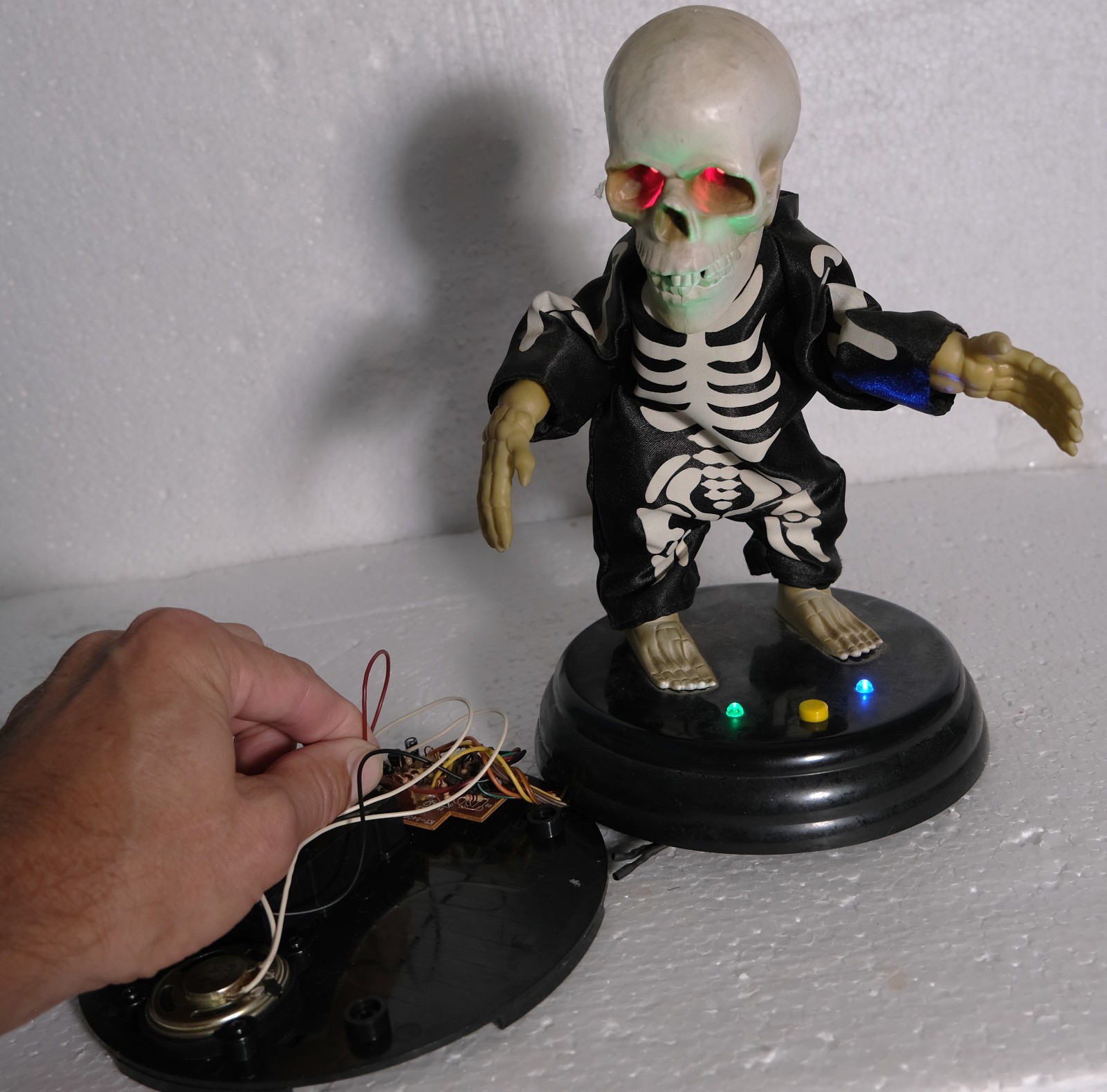 Gemmy Dancing Skeleton for Parts - Motor Works No Movement and No Sound