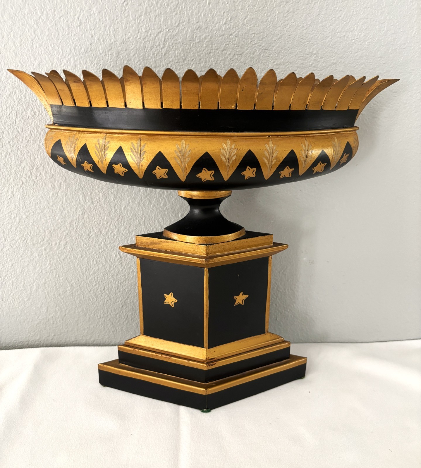 VTG FRENCH TOLE WARE HAND PAINTED/HAND MADE TIN CACHEPOT PLANTER..MADE IN FRANCE