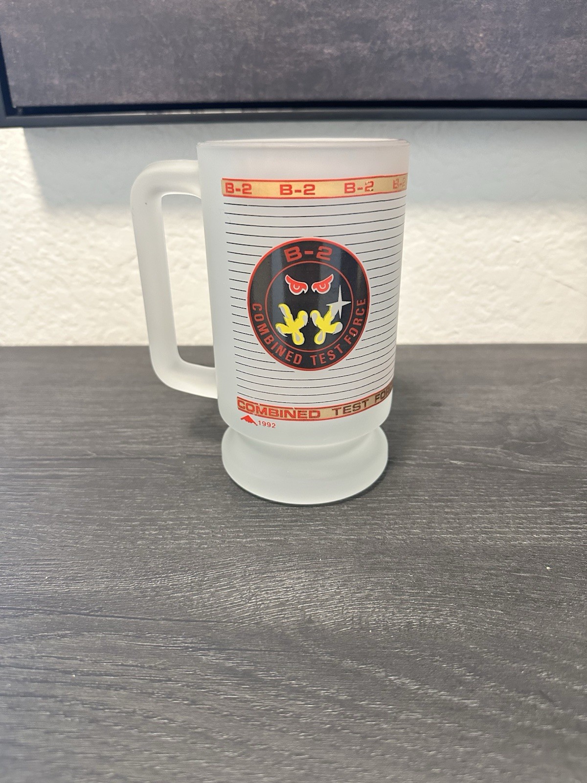 1992 USAF  B-2 Combined Force Frosted Beer Mug Stealth  Glass ,Gold Cl Near Trim