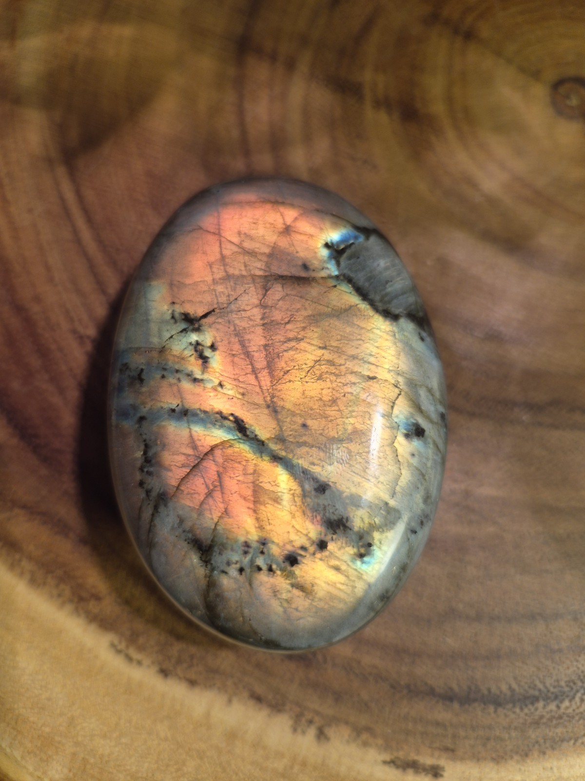 Large Flashy Labradorite Palmstone