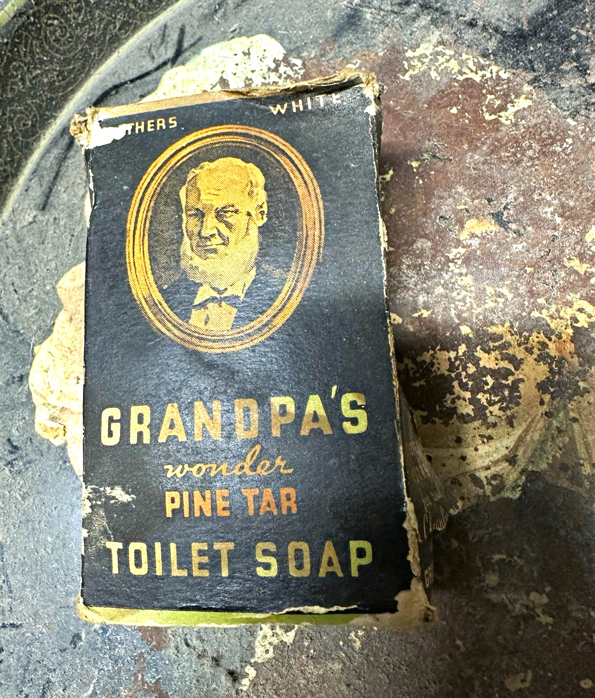 Grandpa's Wonder Pine Tar Toilet Soap Vintage Advertising Box with Soap Bar