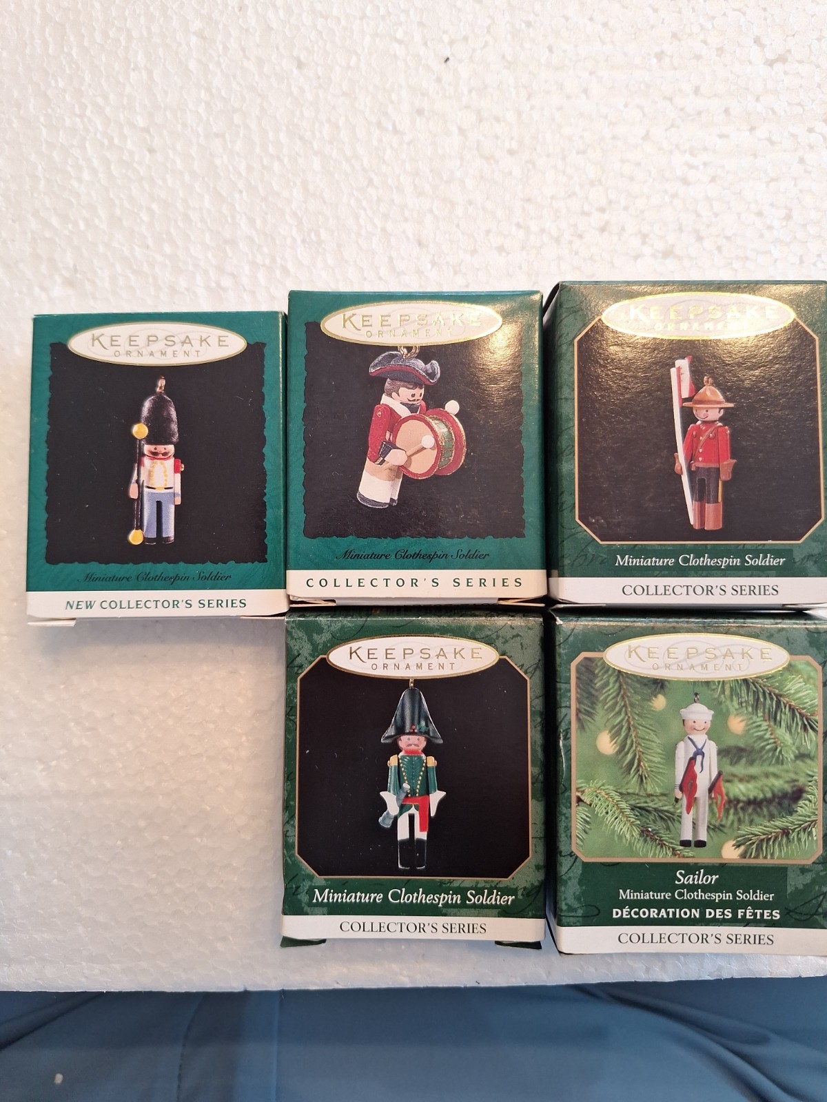 LOT OF  5  VINTAGE HALLMARK MINI ORNAMENTS  CLOTHESPIN SOLDIERS 95 ,96,97,00HMM2