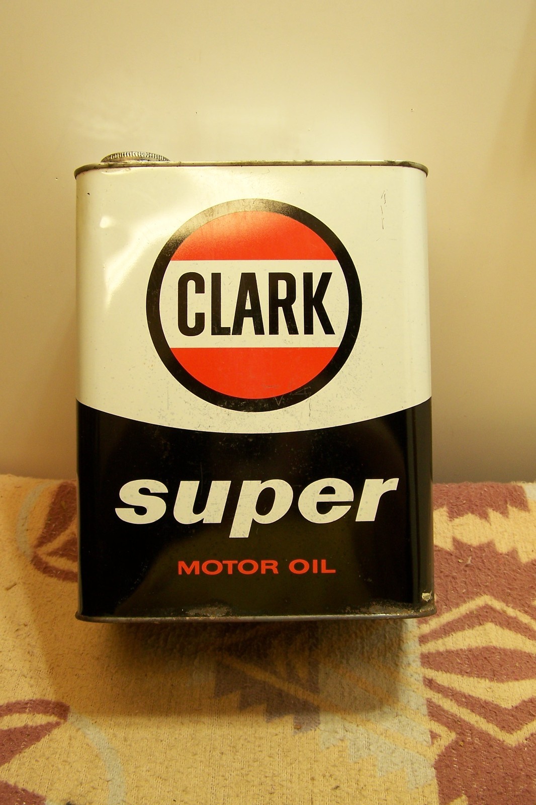 CLARK SUPER MOTOR OIL CAN 8QT GAS & OIL EMPTY, NICE