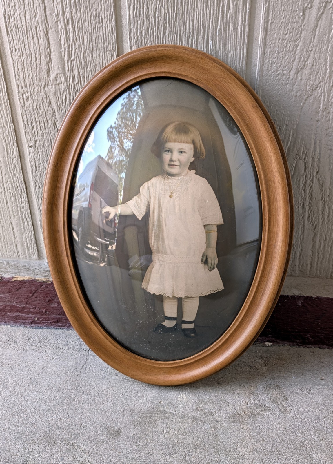 Antique Oval Convex Bubble Glass Child Portrait Photo Wood Picture Frame M67