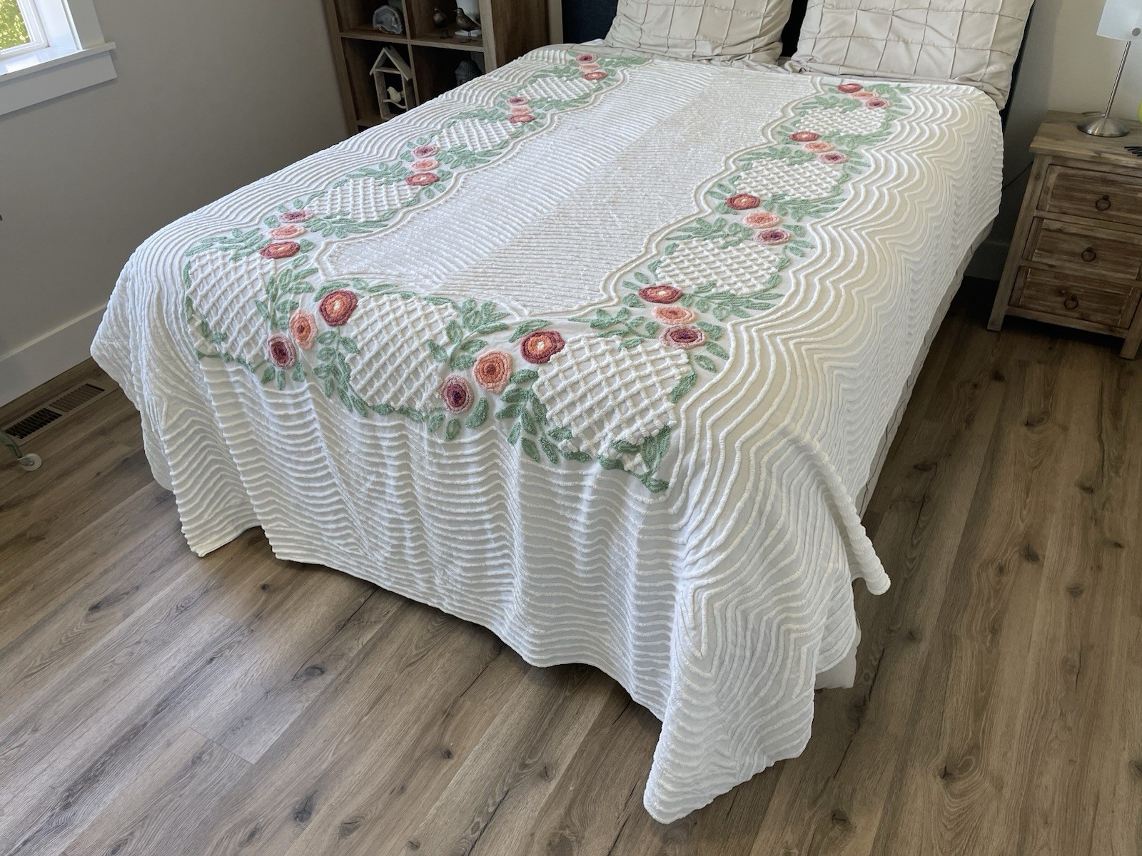 Vintage Chenille Bedspread White Pink Roses Green Floral Lattice Cottage READ
