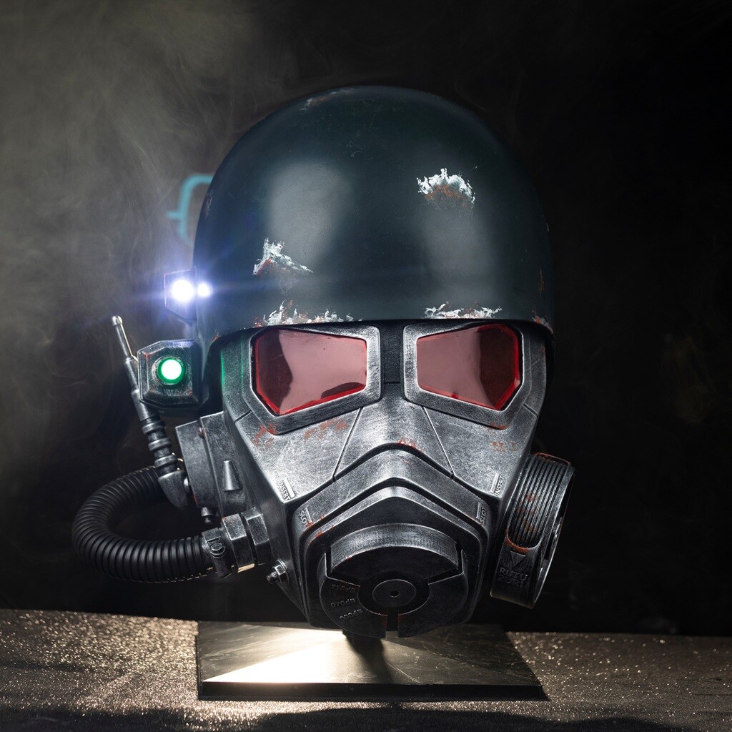 Xcoser Fallout 4 NCR Veteran Ranger Helmet Cosplay Prop Resin Replicas LED Light