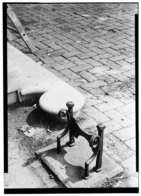 Photo:Alexandria VA 1900s Wise-Hooe-Lloyd House Cobblestone Street Detail