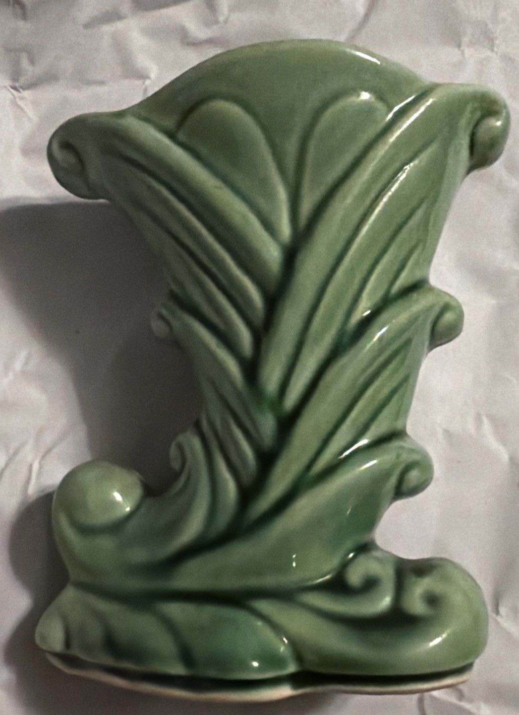 Vintage 40’s-50’s Shawnee Pottery Cornucopia Fluted Vase Green USA 835