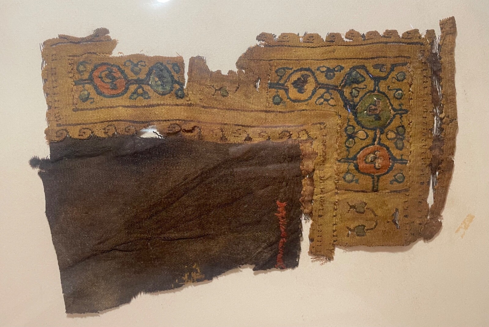 rare ancient Egyptian 4th 9th century tunic coptic linen fragment Louvre museum;