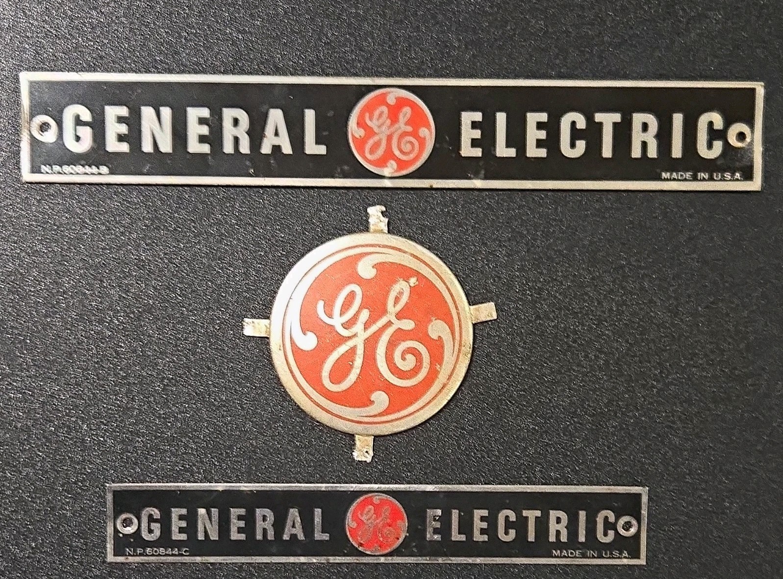 Vintage General Electric 1940s-50s Appliance Placard Badge Sign Logo NP60844B&C