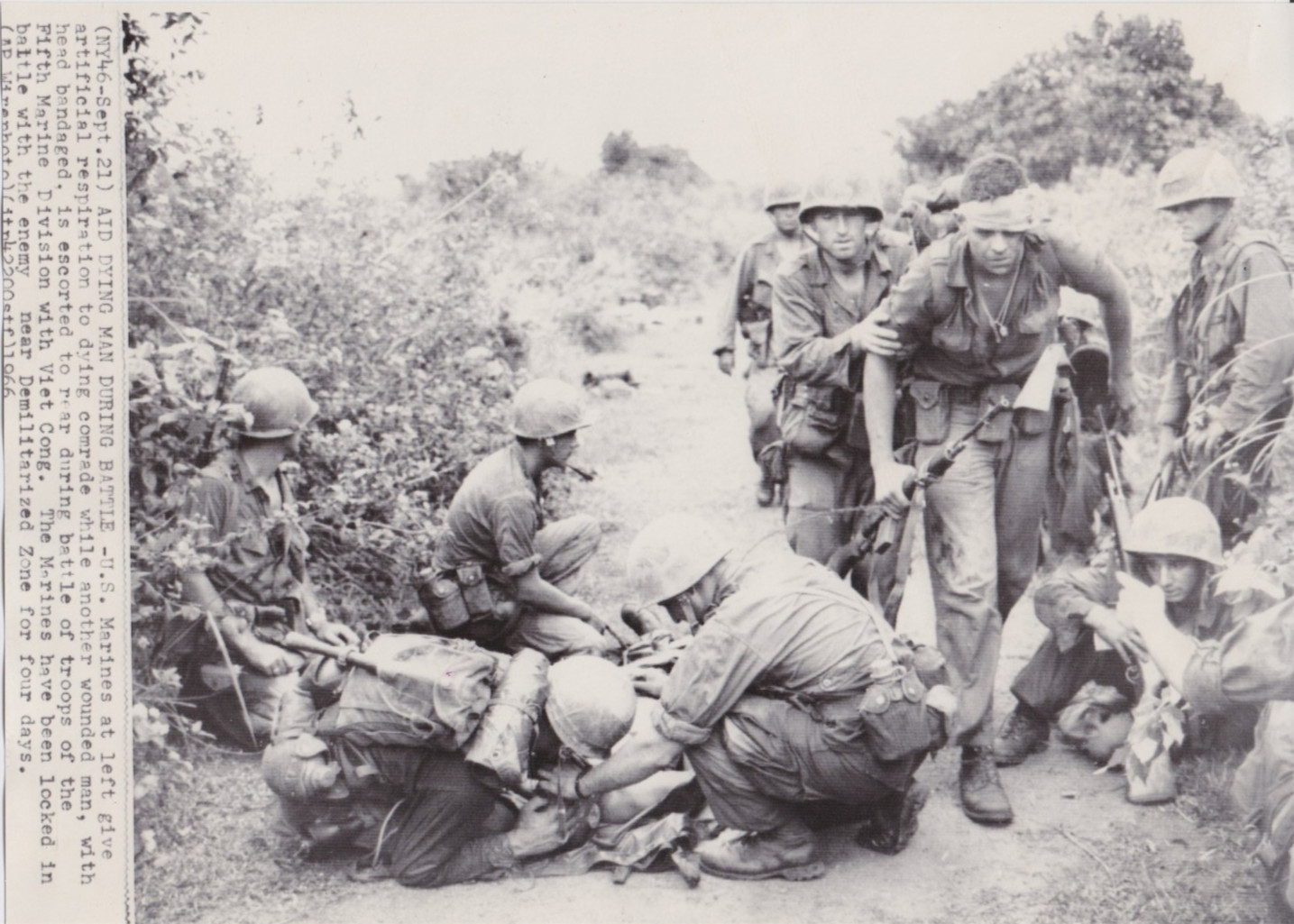 1966 Press Photo US Marines give Artificial Respiration to Dying Man in Vietnam