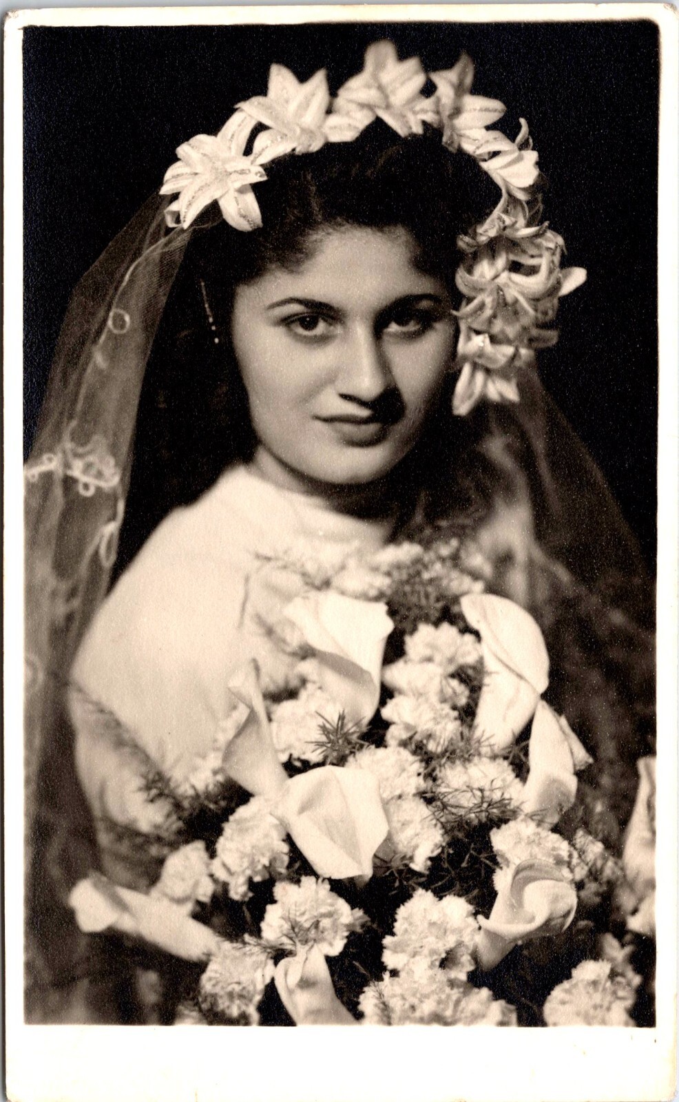 PRETTY YOUNG BRIDE :STUDIO SOUREN : ARMENIAN : CAIRO, EGYPT : VINTAGE PHOTOGRAPH