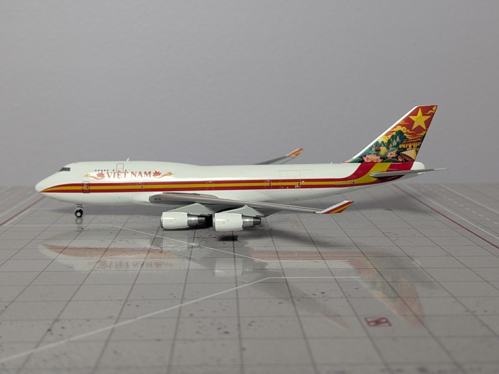 1:400 JC CUSTOM VIETNAM GOVERNMENT B747-400