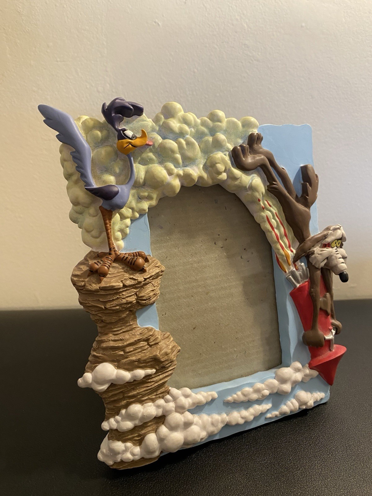 Vintage 1993 Looney Tunes Road Runner & Wile E. Coyote 3D Photo Frame.