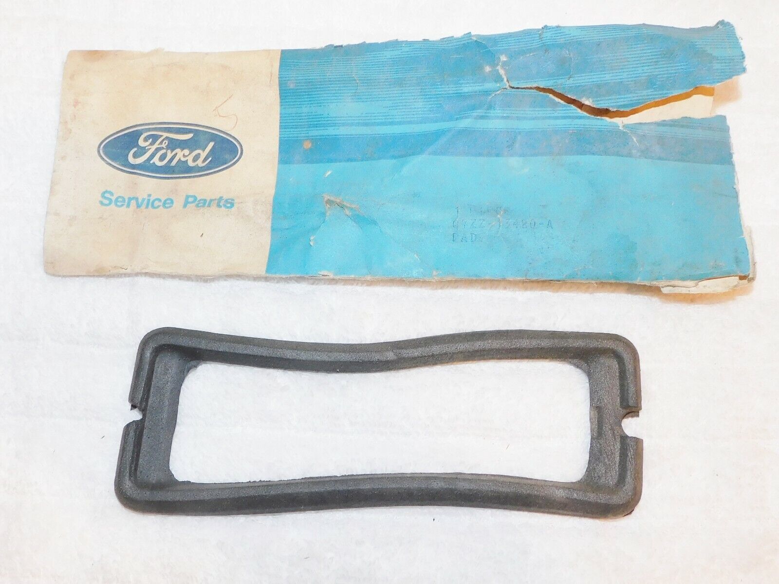 1967 1968 Mustang Fastback Coupe GT GTA Conv NOS REAR TAIL LAMP BEZEL GASKET PAD