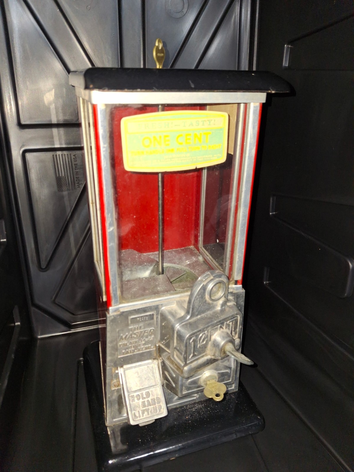 AWESOME Red Vintage 1923 MASTER PENNY 1 CENT GUMBALL GUM VENDING VENDOR MACHINE
