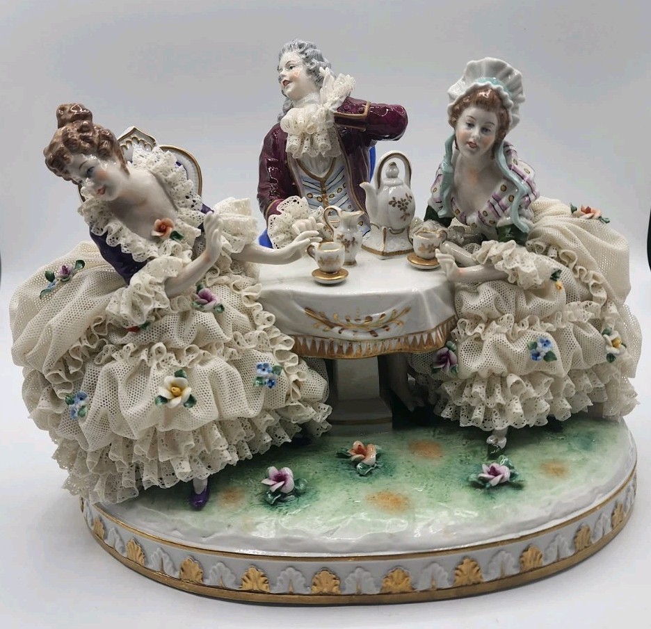 RARE Lg. Unterweissbach Dresden Lace Figurine 2 Ladies & Man Having Tea 8