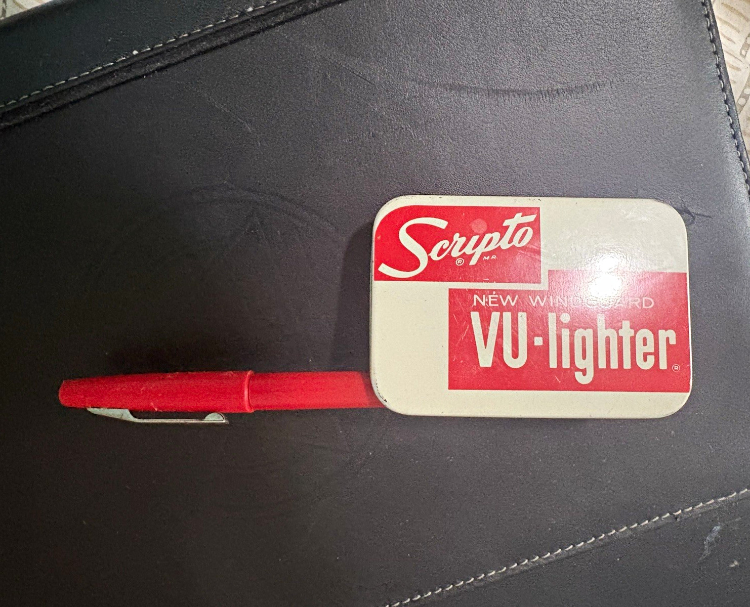 Scripto Windguard VU-Lighter in Tin Case w/ Red Lighter, Red/White
