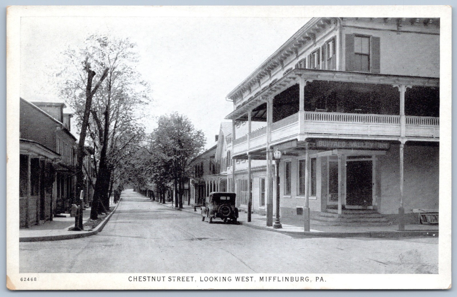Postcard PA Mifflinburg Pennsylvania Chestnut Street Looking West Car 1920s P19B