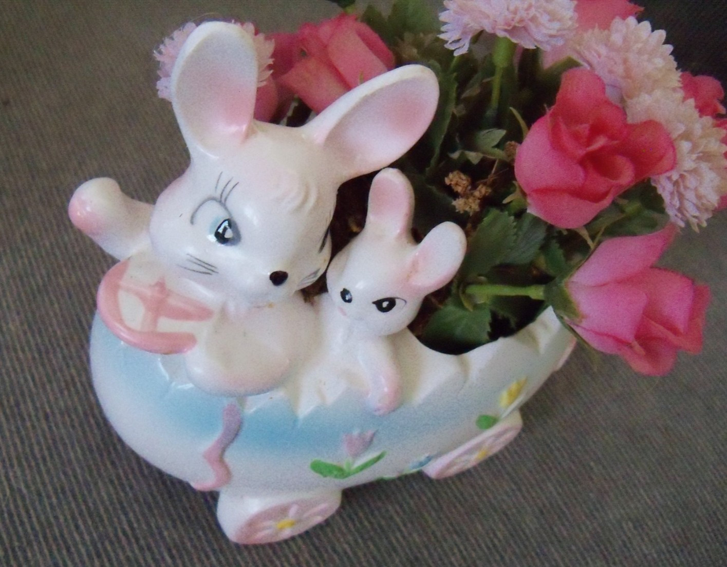 Relpo Japan 1960's Vintage Ceramic Easter Planter/Pot Bunny's Driving Egg Car