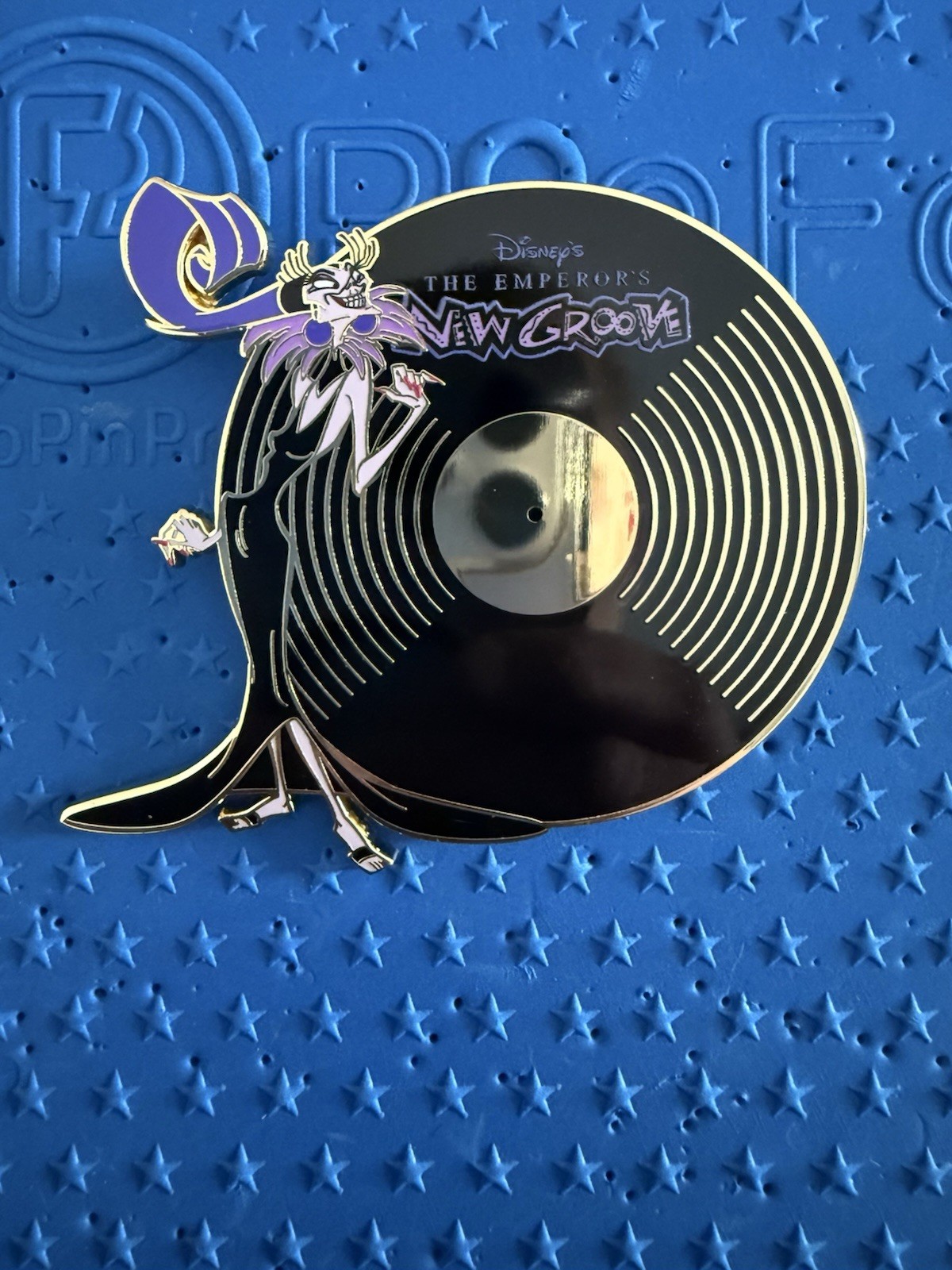 PALM Disney Emperor\'s New Groove Yzma Vinyl Record Pin Signature LE500