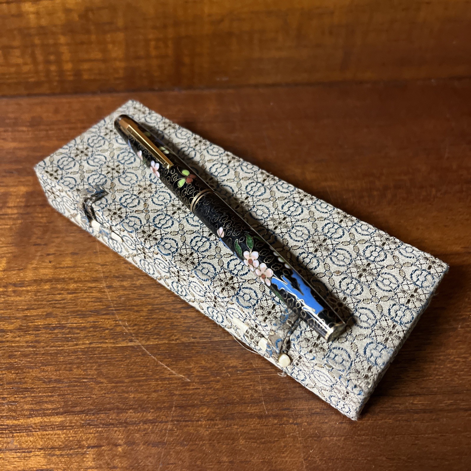 Golden Star Chinese Export Cloisonne Enamel Floral Vintage Blue Fountain Pen