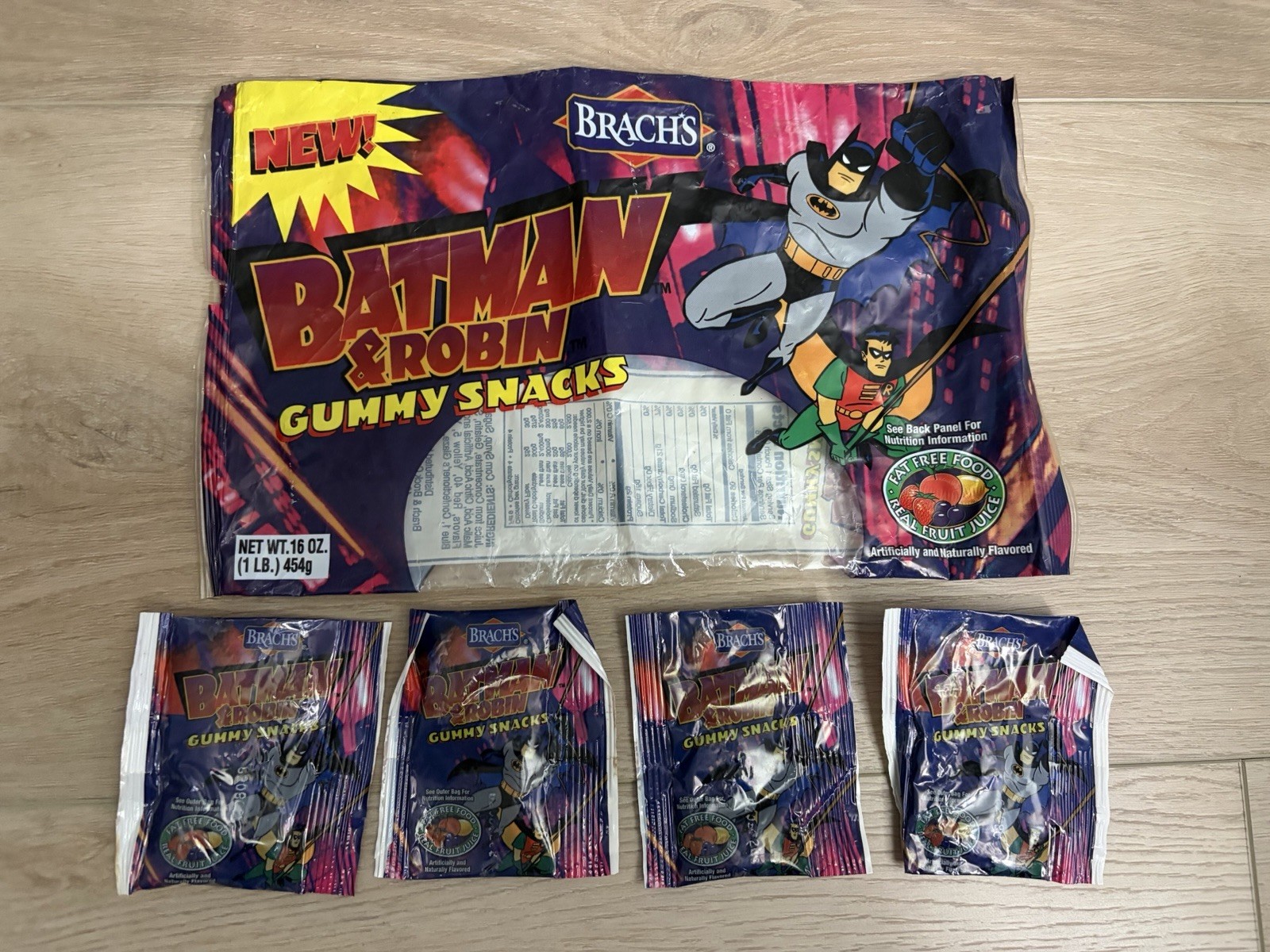 Brach's BATMAN & ROBIN Gummy Snacks animated 1995 vintage bag w/ 4 sealed packs