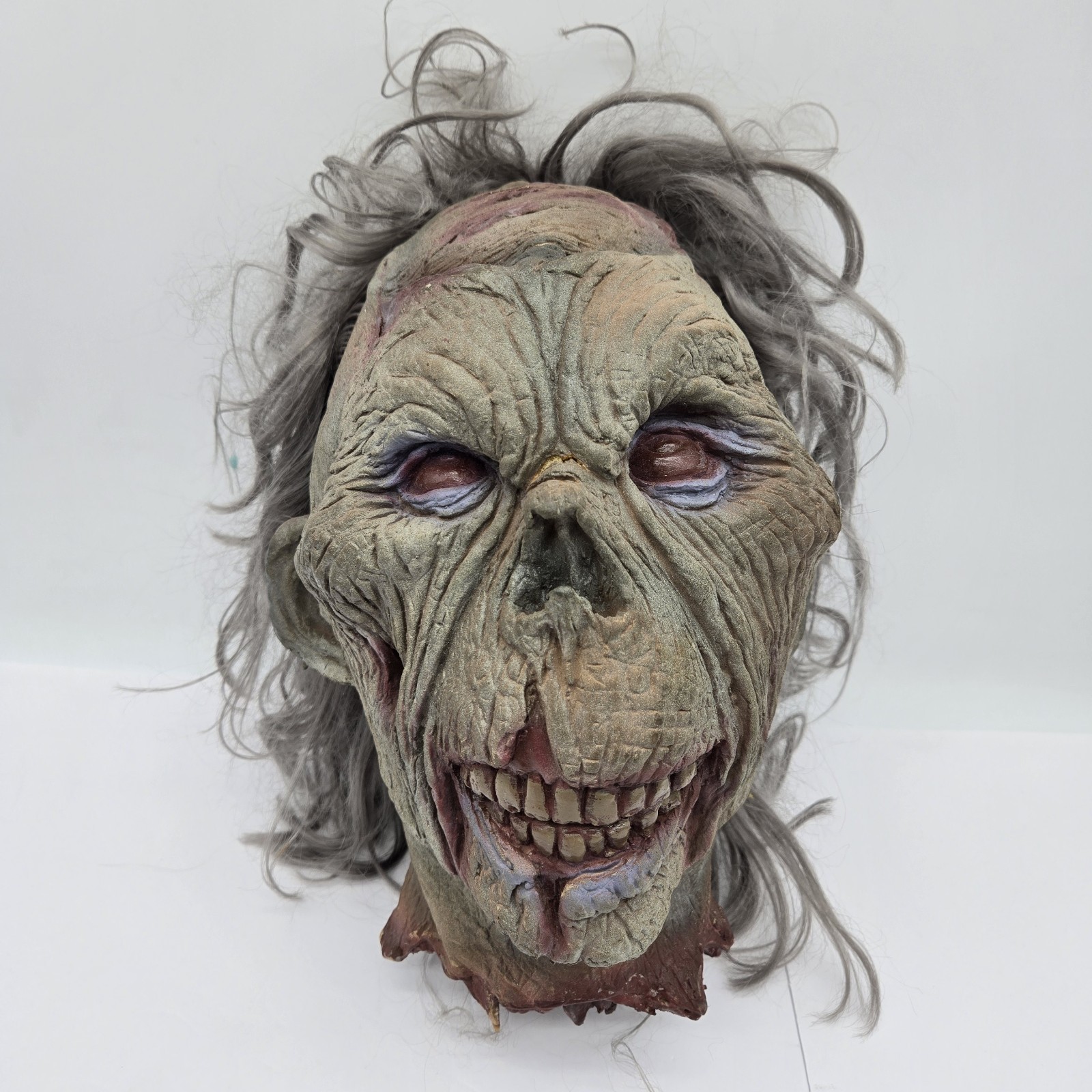 Severed Zombie Head Creepy Dead Halloween Prop Crypt Keeper