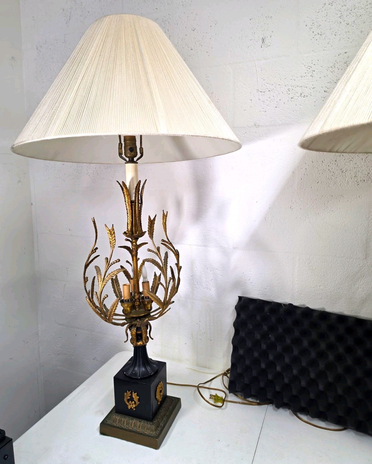 ​Pair Vintage Spanish Empire Brass Table Lamps Neoclassical Hollywood Regency42\