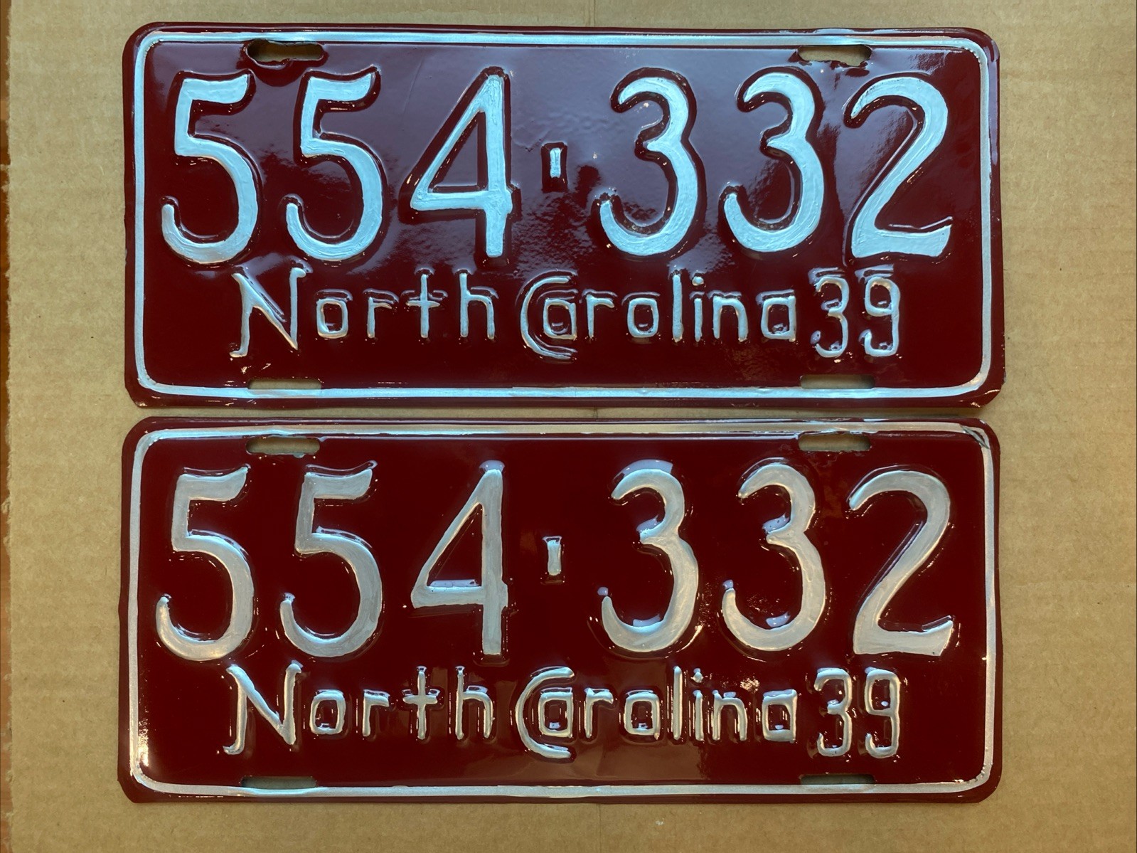 1939 North Carolina license plates - repainted, rare pair
