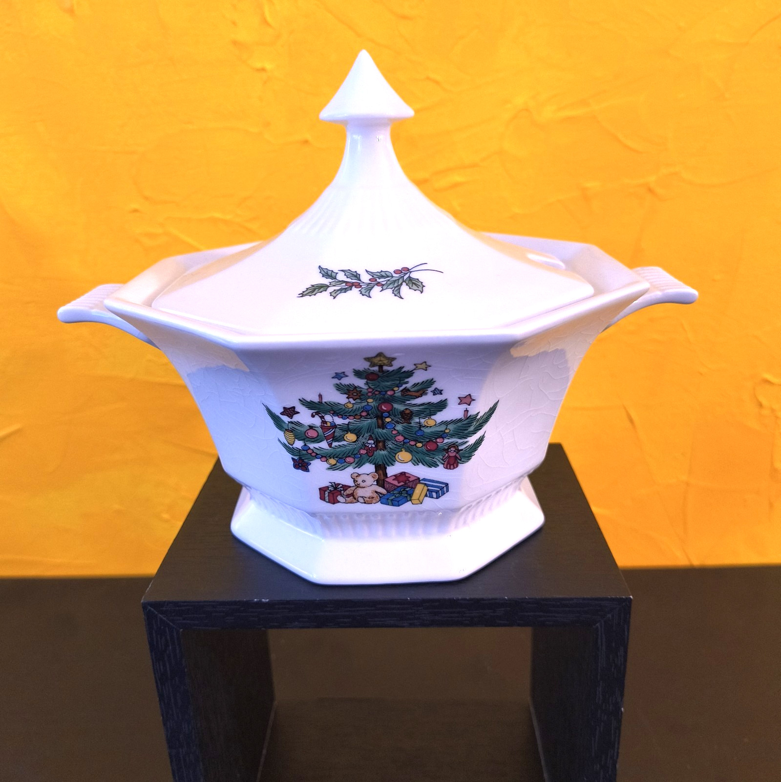 Vintage Nikko Christmastime Handled Soup, Gravy Tureen with Lid Original Box